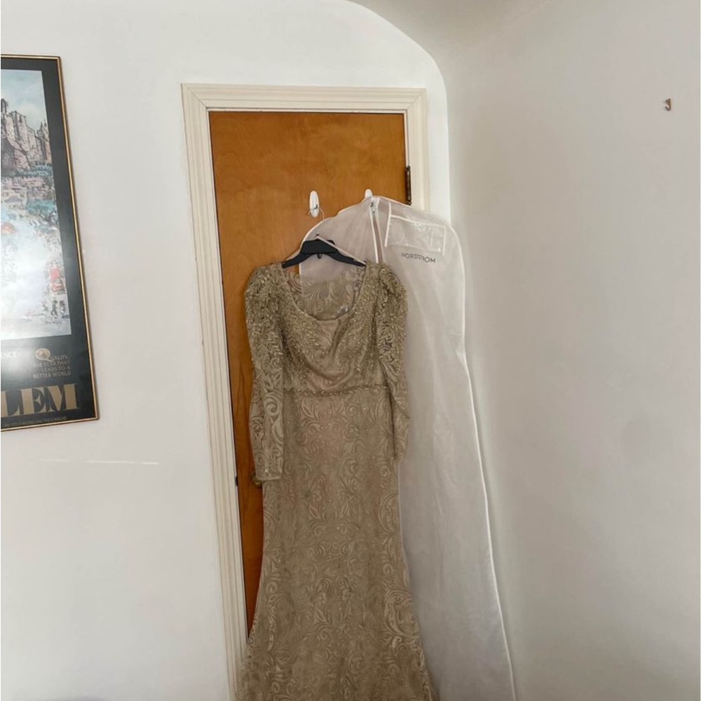 Stunning SIZE 12 champagne gown purchased 10 months ago from Saks for $398